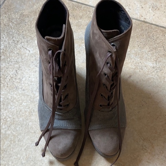 Stuart Weitzman Wedge Bootie - Worn Once - Picture 1 of 6